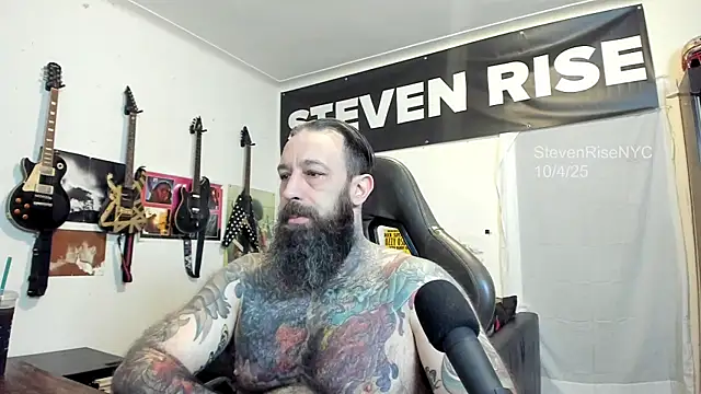 Snapshot of StevenRiseNYC chatting on 4, 10, 2025 StevenRiseNYC online show from 4, 10, 2025