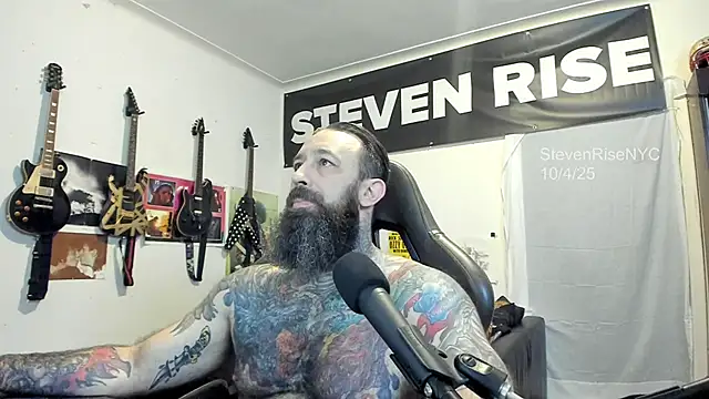Snapshot of StevenRiseNYC chatting on 5, 10, 2025 StevenRiseNYC online show from 5, 10, 2025