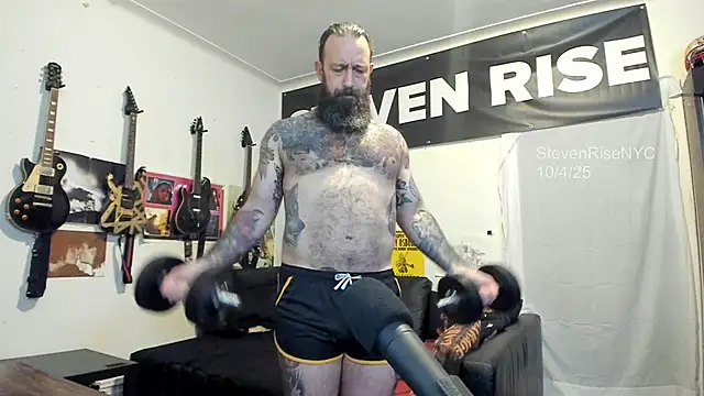 Snapshot of StevenRiseNYC chatting on 6, 10, 2025 StevenRiseNYC online show from 6, 10, 2025