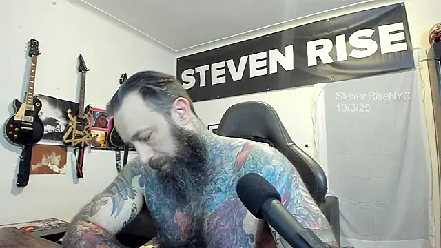 Snapshot of StevenRiseNYC chatting on 7, 10, 2025 StevenRiseNYC online show from 7, 10, 2025