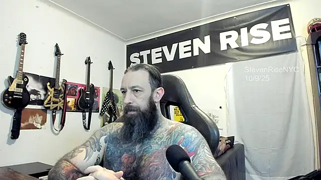 Snapshot of StevenRiseNYC chatting on 9, 10, 2025 StevenRiseNYC online show from 9, 10, 2025