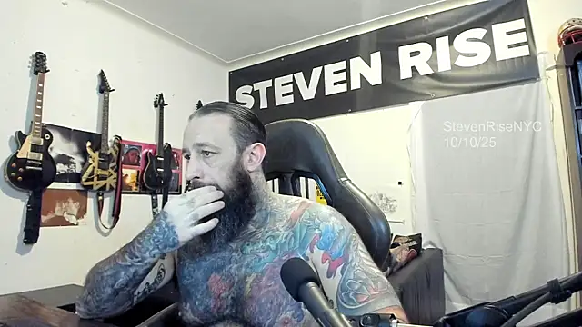 Snapshot of StevenRiseNYC chatting on 10, 10, 2025 StevenRiseNYC online show from 10, 10, 2025