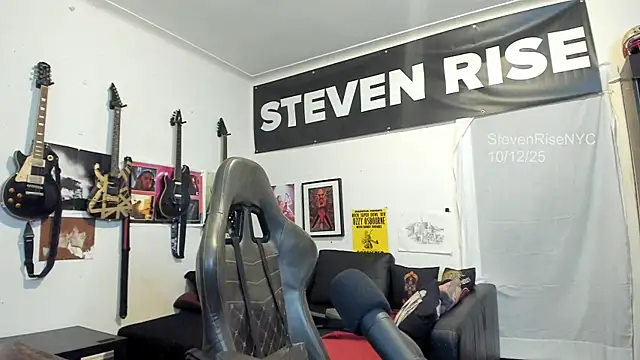 Snapshot of StevenRiseNYC chatting on 13, 10, 2025 StevenRiseNYC online show from 13, 10, 2025