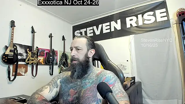 Snapshot of StevenRiseNYC chatting on 17, 10, 2025 StevenRiseNYC online show from 17, 10, 2025