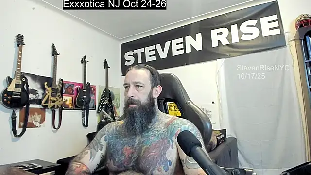 Snapshot of StevenRiseNYC chatting on 17, 10, 2025 StevenRiseNYC online show from 17, 10, 2025