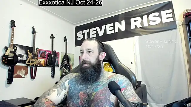 Snapshot of StevenRiseNYC chatting on 18, 10, 2025 StevenRiseNYC online show from 18, 10, 2025