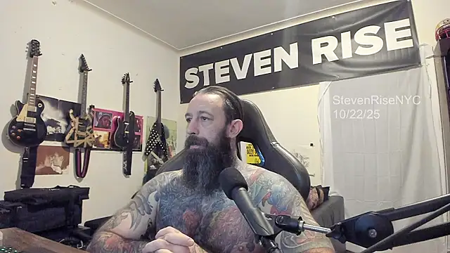Snapshot of StevenRiseNYC chatting on 23, 10, 2025 StevenRiseNYC online show from 23, 10, 2025