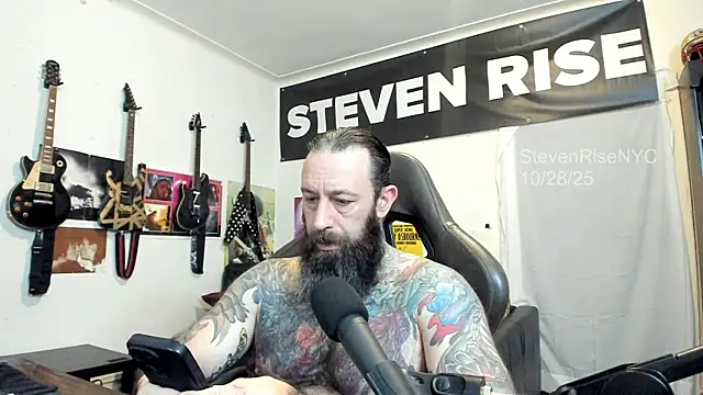 Snapshot of StevenRiseNYC chatting on 29, 10, 2025 StevenRiseNYC online show from 29, 10, 2025