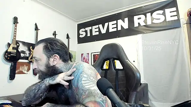 Snapshot of StevenRiseNYC chatting on 31, 10, 2025 StevenRiseNYC online show from 31, 10, 2025