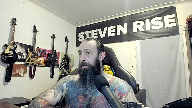 Snapshot of StevenRiseNYC chatting on 4, 11, 2025 StevenRiseNYC online show from 4, 11, 2025