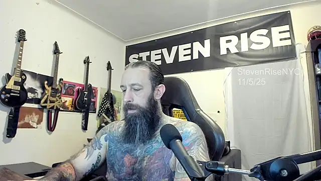 Snapshot of StevenRiseNYC chatting on 5, 11, 2025 StevenRiseNYC online show from 5, 11, 2025
