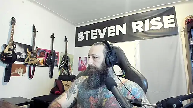 Snapshot of StevenRiseNYC chatting on 6, 11, 2025 StevenRiseNYC online show from 6, 11, 2025