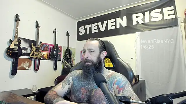 Snapshot of StevenRiseNYC chatting on 7, 11, 2025 StevenRiseNYC online show from 7, 11, 2025