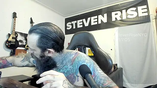 Snapshot of StevenRiseNYC chatting on 7, 11, 2025 StevenRiseNYC online show from 7, 11, 2025