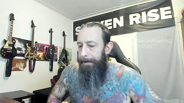 Snapshot of StevenRiseNYC chatting on 8, 11, 2025 StevenRiseNYC online show from 8, 11, 2025