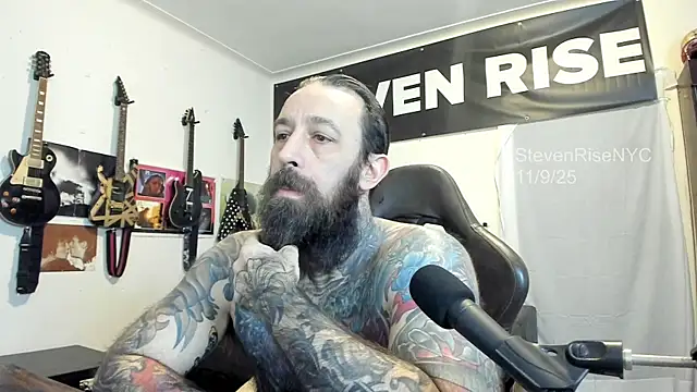 Snapshot of StevenRiseNYC chatting on 11, 11, 2025 StevenRiseNYC online show from 11, 11, 2025