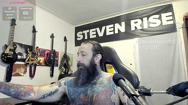 Snapshot of StevenRiseNYC chatting on 21, 11, 2025 StevenRiseNYC online show from 21, 11, 2025