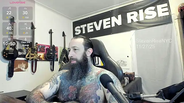 Snapshot of StevenRiseNYC chatting on 28, 11, 2025 StevenRiseNYC online show from 28, 11, 2025