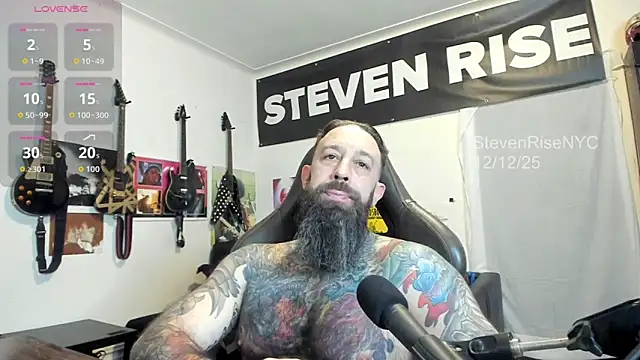 Snapshot of StevenRiseNYC chatting on 13, 12, 2025 StevenRiseNYC online show from 13, 12, 2025