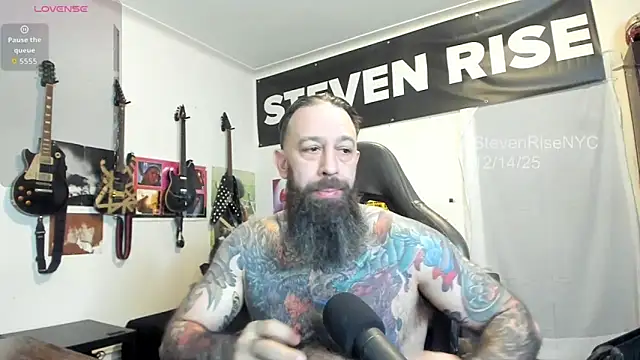 Snapshot of StevenRiseNYC chatting on 14, 12, 2025 StevenRiseNYC online show from 14, 12, 2025