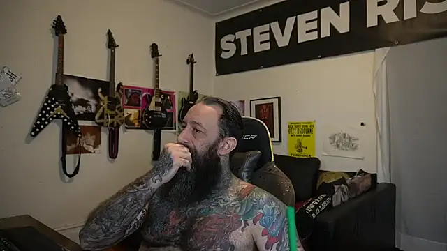 Snapshot of StevenRiseNYC chatting on 26, 5, 2026 StevenRiseNYC online show from 26, 5, 2026