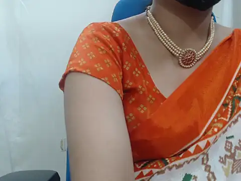 Lovely Siri 23 online show from 13, 11, 2025