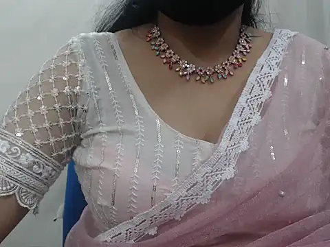 Lovely Siri 23 online show from 4, 2, 2026