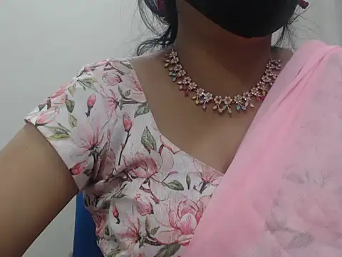 Lovely Siri 23 online show from 15, 4, 2026