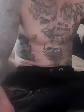 PIercingBoy38 online show from 3, 2, 2025