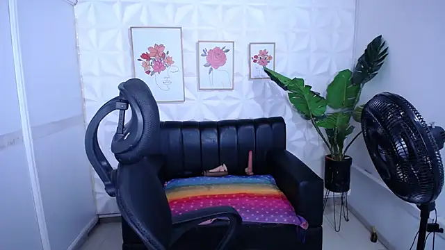 Snapshot of Valentinaa_mature chatting on 9, 11, 2025 Valentinaa mature online show from 9, 11, 2025