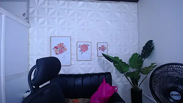 Snapshot of Valentinaa_mature chatting on 29, 11, 2025 Valentinaa mature online show from 29, 11, 2025