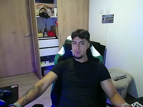 Snapshot of matias_bianco chatting on 15, 9, 2025 matias bianco online show from 15, 9, 2025