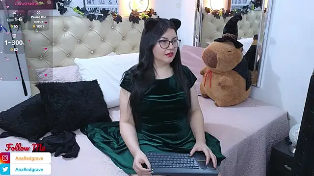 AnnaRedgrave online show from 23, 11, 2025