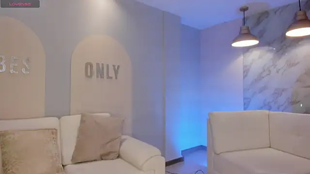 Snapshot of LizzHamilton__ chatting on 2, 11, 2025 LizzHamilton online show from 2, 11, 2025