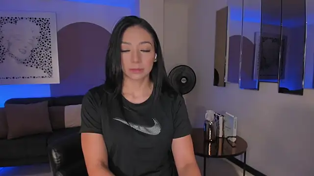 Snapshot of LizzHamilton__ chatting on 13, 11, 2025 LizzHamilton online show from 13, 11, 2025