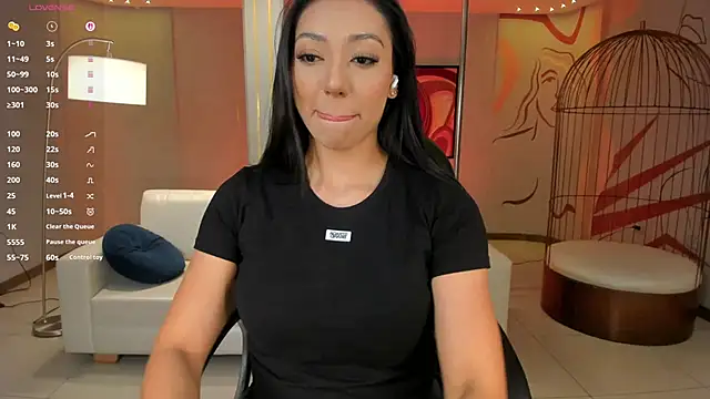 Snapshot of LizzHamilton__ chatting on 14, 11, 2025 LizzHamilton online show from 14, 11, 2025