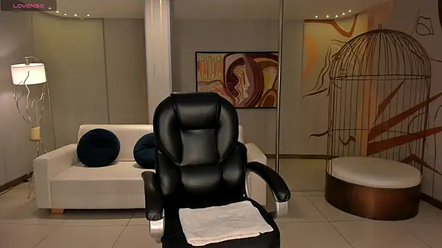 Snapshot of LizzHamilton__ chatting on 26, 11, 2025 LizzHamilton online show from 26, 11, 2025