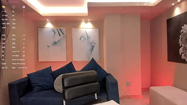 Snapshot of LizzHamilton__ chatting on 30, 11, 2025 LizzHamilton online show from 30, 11, 2025