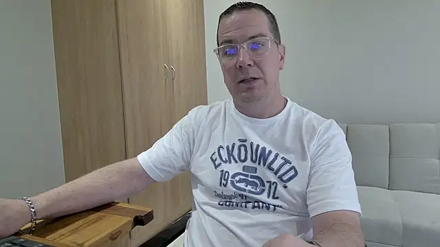 BrettJ81 online show from 17, 12, 2025