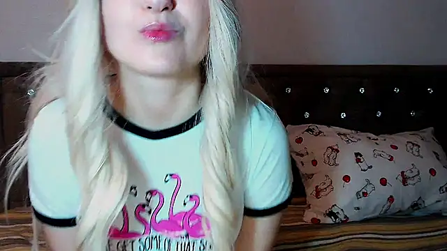 Snapshot of Sara4uu chatting on 15, 9, 2025 Sara4uu online show from 15, 9, 2025