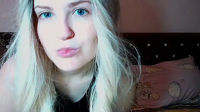 Snapshot of Sara4uu chatting on 19, 9, 2025 Sara4uu online show from 19, 9, 2025