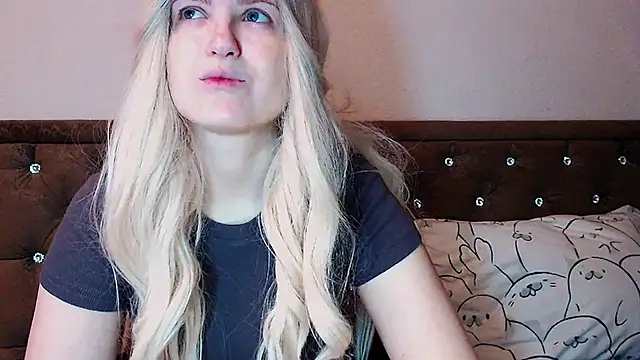 Snapshot of Sara4uu chatting on 23, 11, 2025 Sara4uu online show from 23, 11, 2025