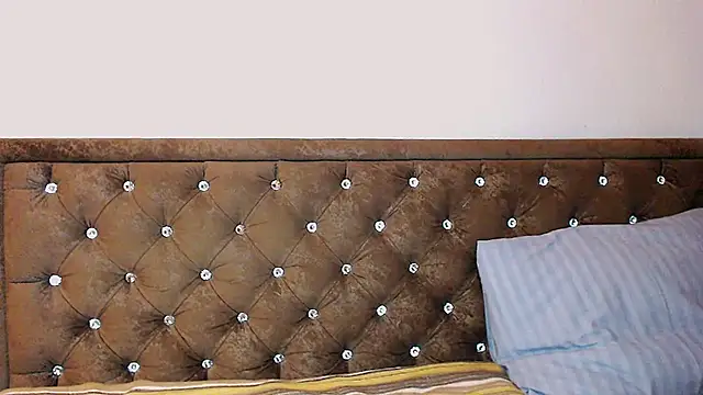 Snapshot of Sara4uu chatting on 15, 12, 2025 Sara4uu online show from 15, 12, 2025