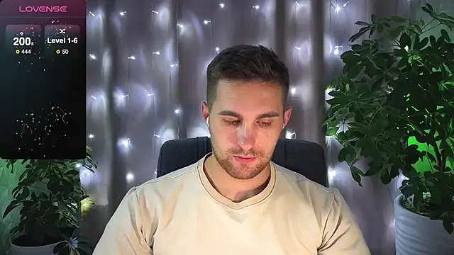 Snapshot of Sweeet__boy chatting on 3, 2, 2025 Sweeet boy online show from 3, 2, 2025