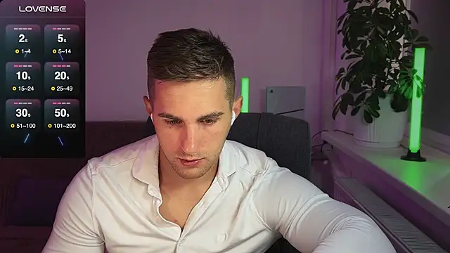 Snapshot of Sweeet__boy chatting on 13, 9, 2025 Sweeet boy online show from 13, 9, 2025