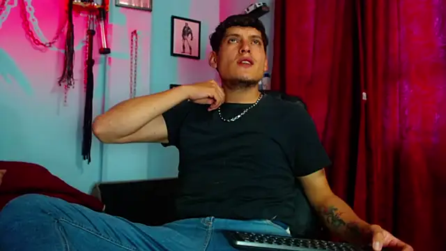 dom2travelersss online show from 25, 3, 2026