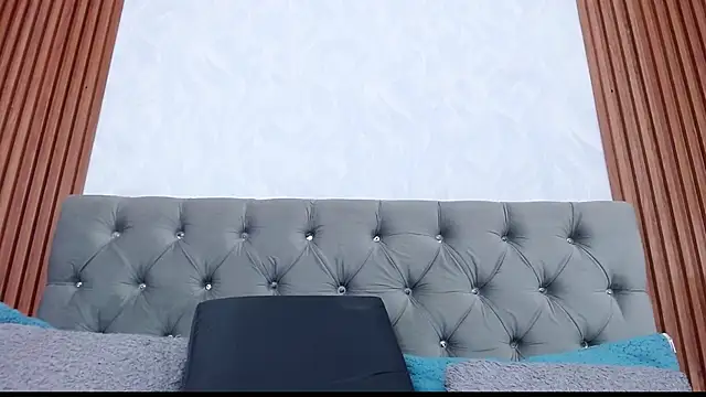 gisellsaenz online show from 8, 9, 2025