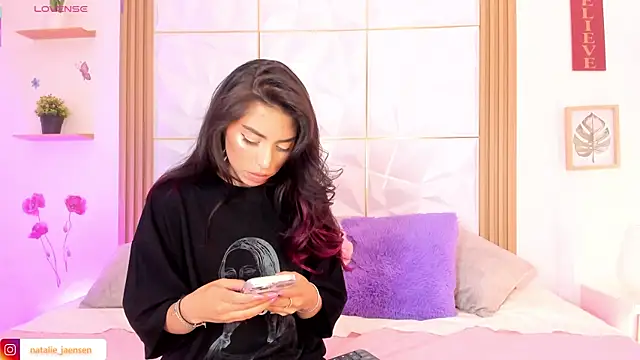 Snapshot of natalie_jaensen chatting on 22, 4, 2026 natalie jaensen online show from 22, 4, 2026