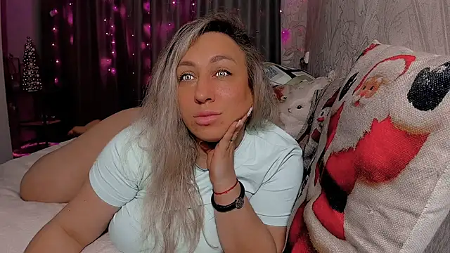 Snapshot of CumOnMy_Tits chatting on 19, 12, 2025 CumOnMy Tits online show from 19, 12, 2025