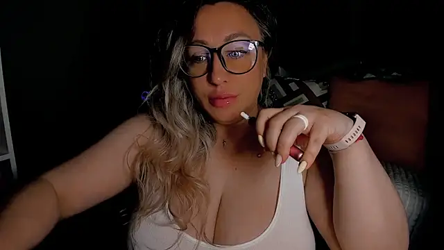 Snapshot of CumOnMy_Tits chatting on 15, 6, 2026 CumOnMy Tits online show from 15, 6, 2026